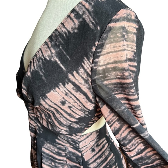 Meek Romper - Picture 3 of 12